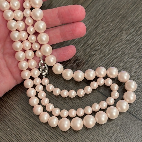 Vintage Pale Pink TRIFARI Single Strand of Pearls 45” - Picture 13 of 16